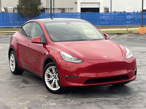 Used 2021 Tesla Model Y Long Range AWD/4WD image 3