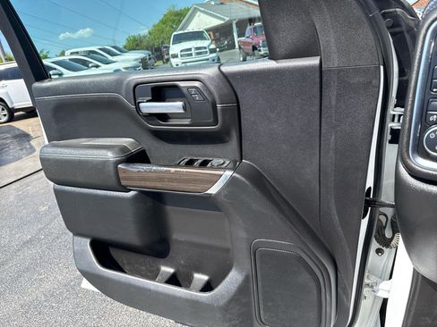 Used 2019 Chevrolet Silverado 1500 LT w/ Z71 Off-Road Package AWD/4WD image 9