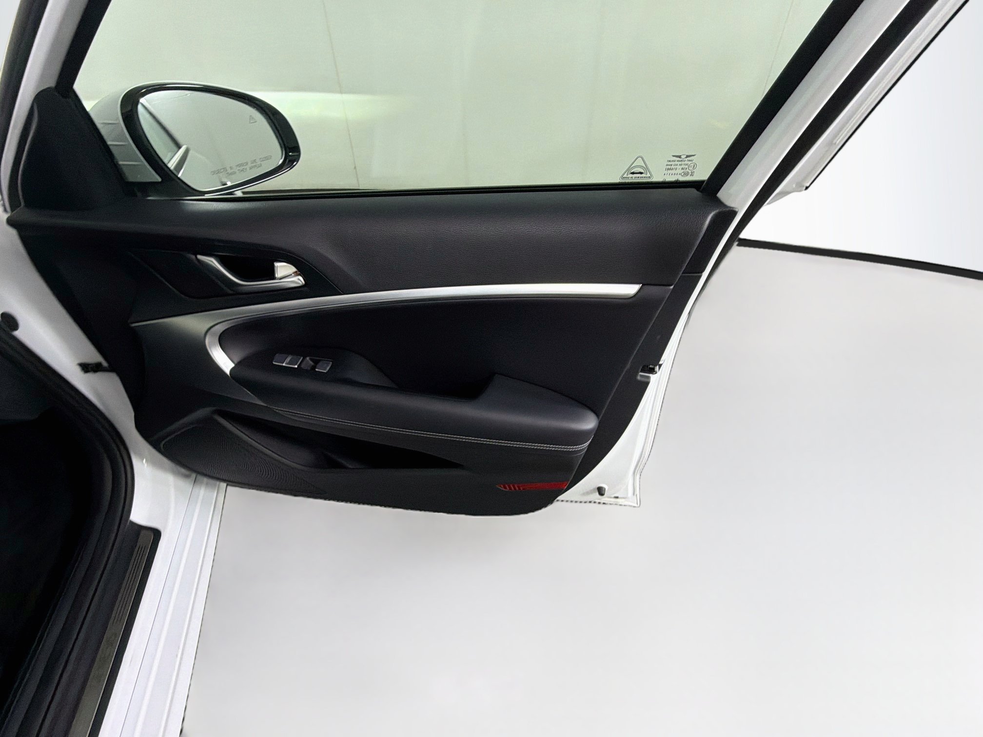 Used 2026 Genesis G70 2.5T RWD image 30