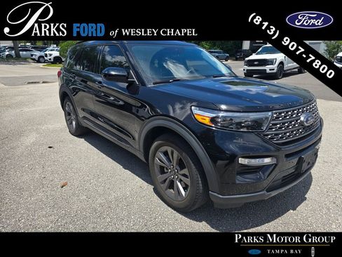 Used 2023 Ford Explorer XLT w/ Equipment Group 202A RWD image 3