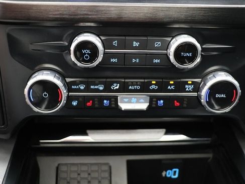 Used 2023 Ford F250 Lariat w/ Lariat Ultimate Package AWD/4WD image 32