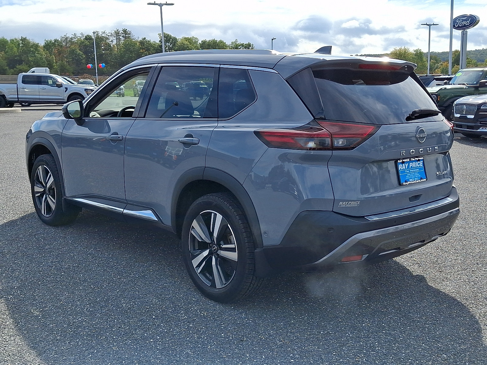 Used 2023 Nissan Rogue SL w/ SL Premium Package AWD/4WD image 5