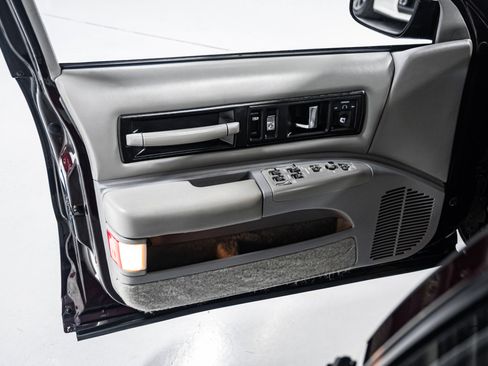 Used 1995 Chevrolet Impala SS image 15