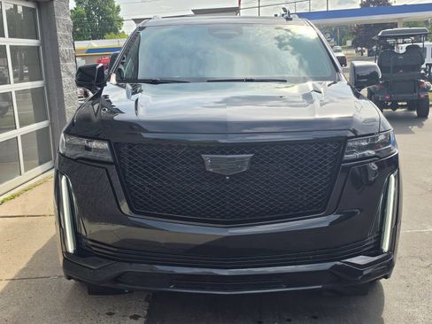 Used 2021 Cadillac Escalade Sport w/ Driver Assist Tech Package AWD/4WD image 2