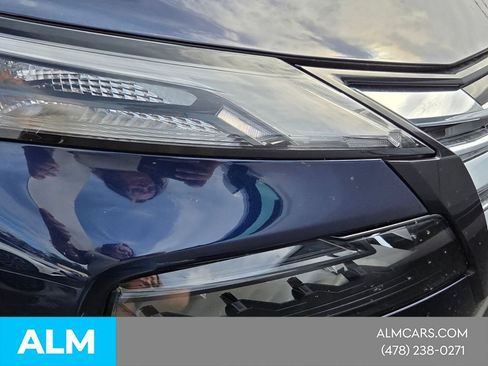 Used 2025 Nissan Rogue SV FWD image 18