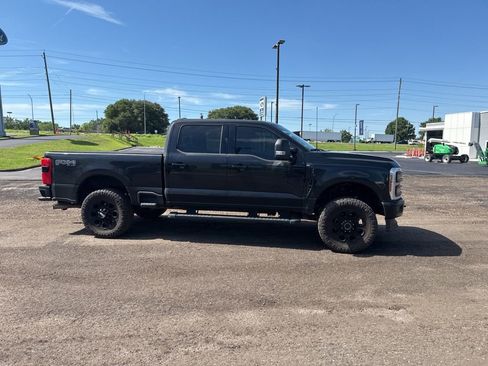 Used 2024 Ford F250 XLT w/ Black Appearance Package AWD/4WD image 15