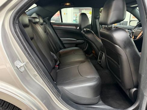 Used 2014 Chrysler 300 AWD w/ Driver Convenience Group image 15