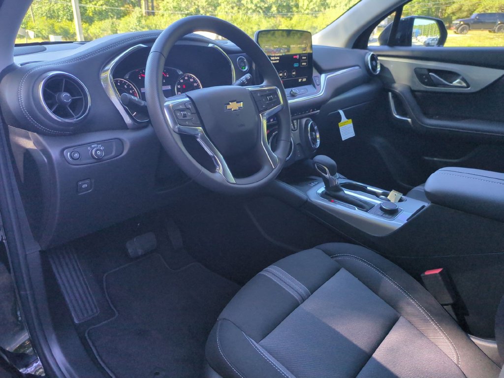 New 2026 Chevrolet Blazer LT w/ Convenience Package FWD image 16