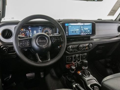 Used 2026 Jeep Wrangler Unlimited Sport AWD/4WD image 7
