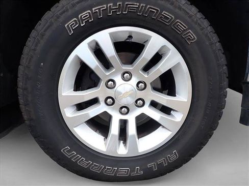 Used 2017 Chevrolet Silverado 1500 LT w/ All Star Edition AWD/4WD image 7