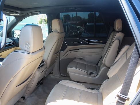 Used 2023 Cadillac Escalade Premium Luxury w/ Performance Package AWD/4WD image 24
