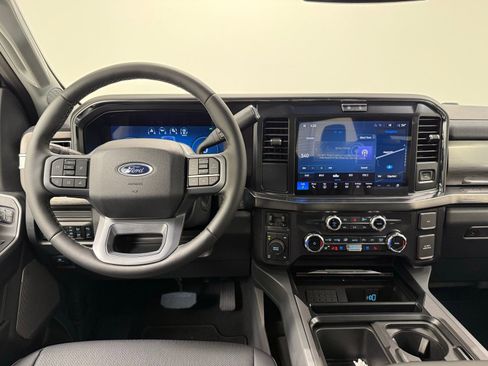 New 2026 Ford F250 Lariat w/ Black Appearance Package image 29