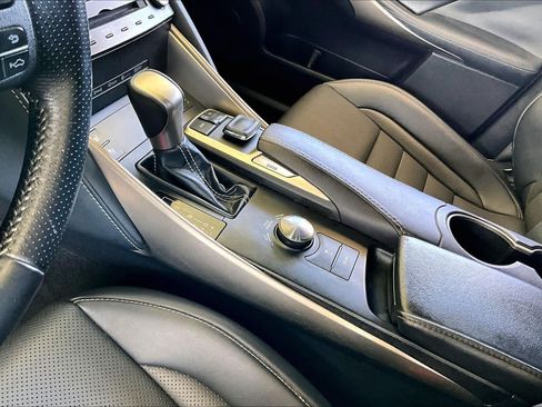 Used 2018 Lexus IS 300 F Sport w/ F Sport Package RWD image 15