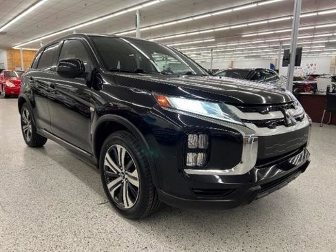 Used 2020 Mitsubishi Outlander Sport ES image 3