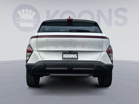 New 2026 Hyundai Kona SE image 5
