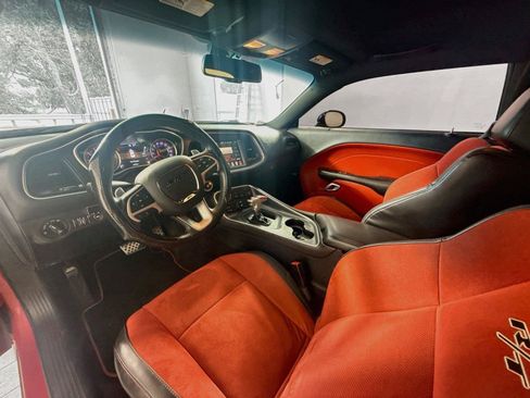 Used 2015 Dodge Challenger R/T Scat Pack w/ Leather Interior Group RWD image 11