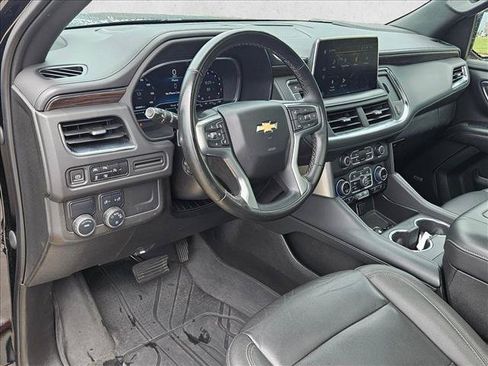 Used 2023 Chevrolet Suburban LT w/ LT Signature Plus Package RWD image 9