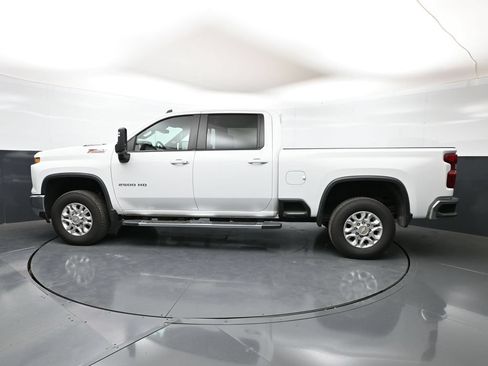 Used 2025 Chevrolet Silverado 2500 LT AWD/4WD image 32