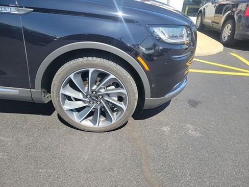 Used 2022 Lincoln Nautilus Reserve w/ Equipment Group 202A image 6