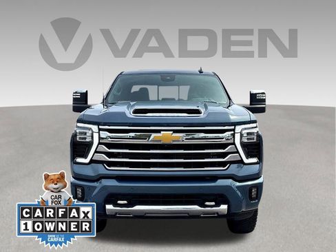 Used 2025 Chevrolet Silverado 2500 High Country w/ Technology Package AWD/4WD image 2