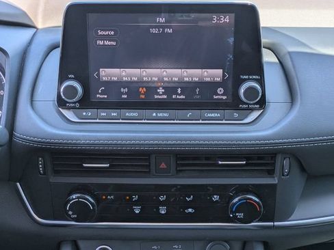 Used 2021 Nissan Rogue S FWD image 18