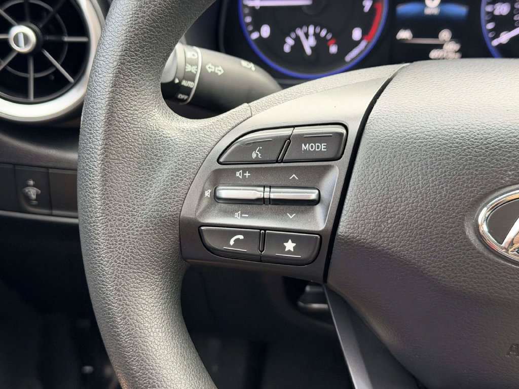 Used 2023 Hyundai Kona SE AWD/4WD image 8