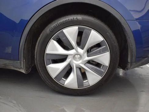Used 2024 Tesla Model Y Long Range image 25