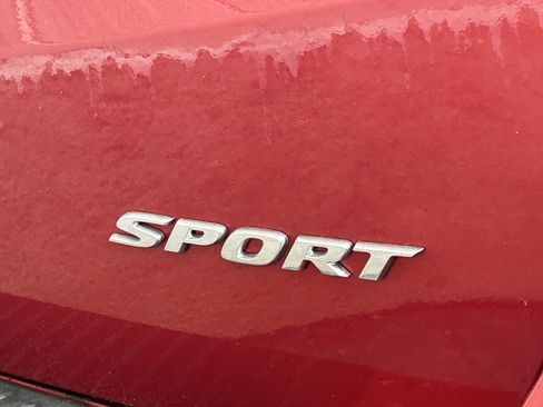 Used 2024 Honda Odyssey Sport image 3