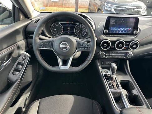Used 2025 Nissan Sentra SR image 10