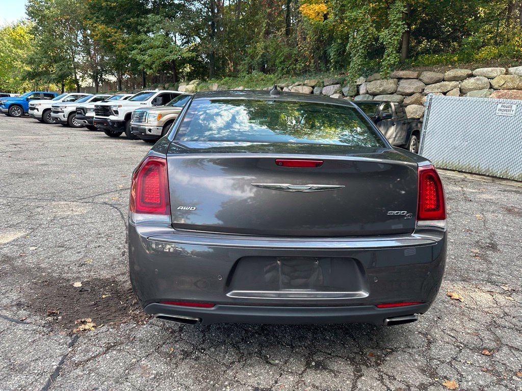 Used 2016 Chrysler 300 S w/ 300S Premium Group AWD/4WD image 4