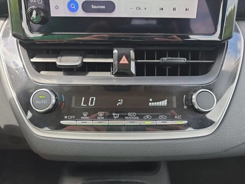 Used 2023 Toyota Corolla LE FWD image 28