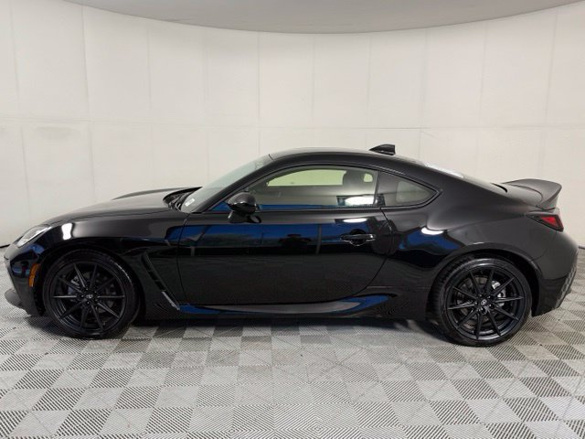 Used 2025 Toyota GR86 Premium RWD image 3