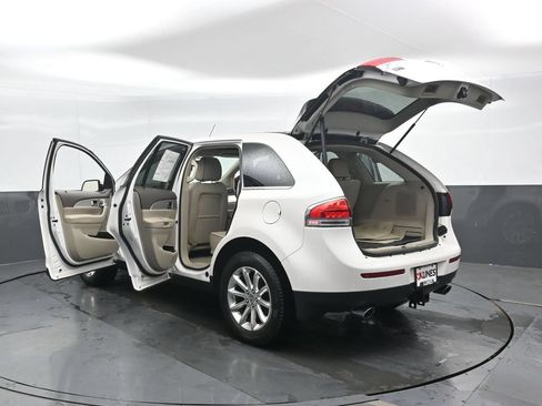 Used 2015 Lincoln MKX AWD w/ Equipment Group 102A image 40