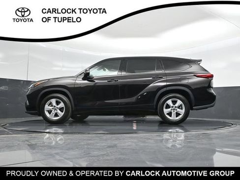 Used 2022 Toyota Highlander L image 44