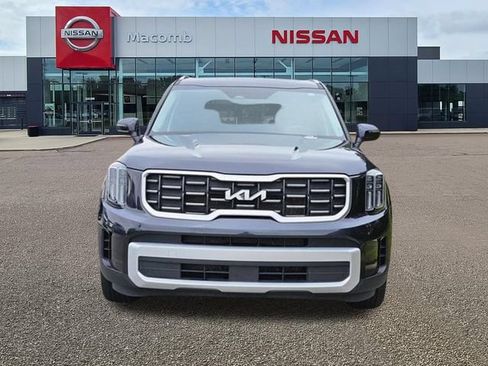 Used 2025 Kia Telluride S FWD image 2