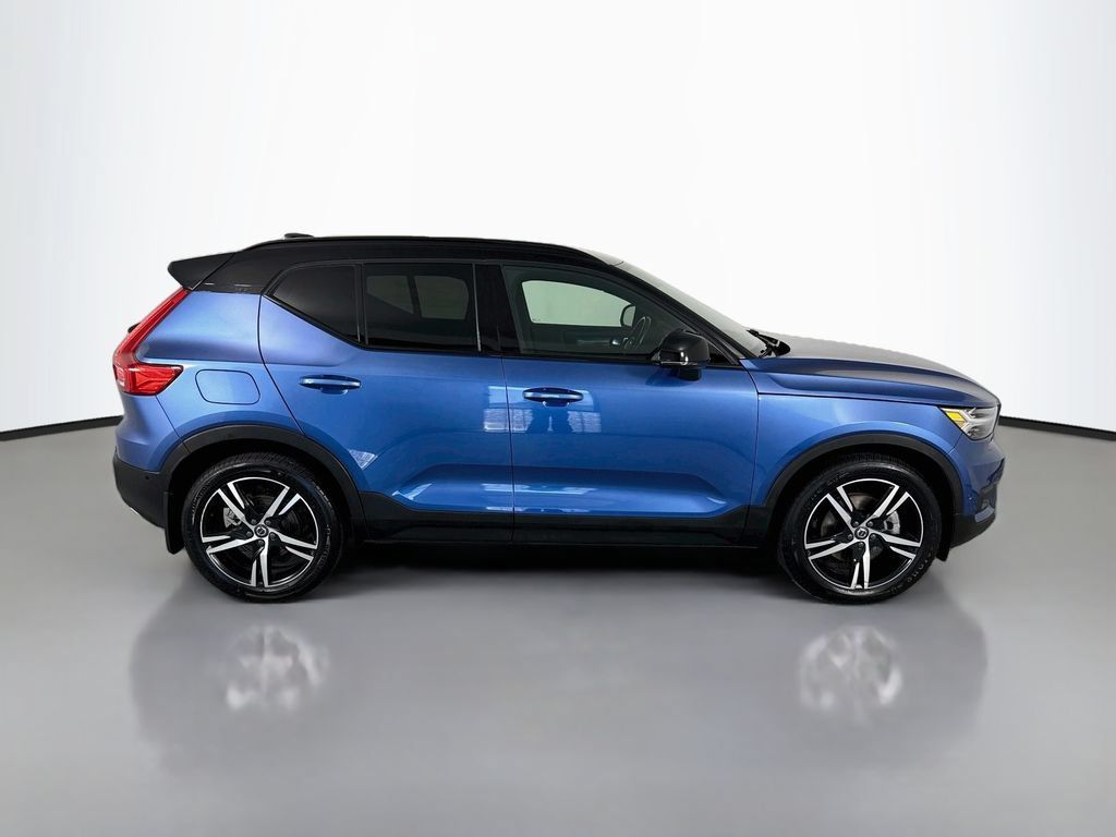 Used 2019 Volvo XC40 T5 R-Design AWD/4WD image 8