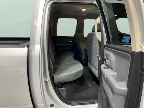 Used 2017 RAM 1500 Classic SLT AWD/4WD image 26