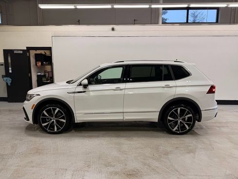 Used 2024 Volkswagen Tiguan SEL R-Line image 2