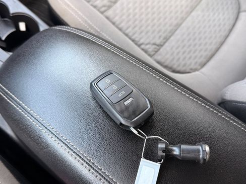 Used 2022 Ford Escape SE w/ Convenience Package FWD image 38