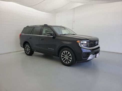 Used 2025 Ford Expedition Platinum AWD/4WD image 4