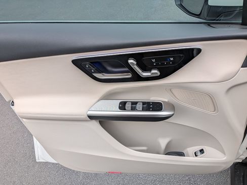 Used 2026 Mercedes-Benz GLC 300 4MATIC image 14