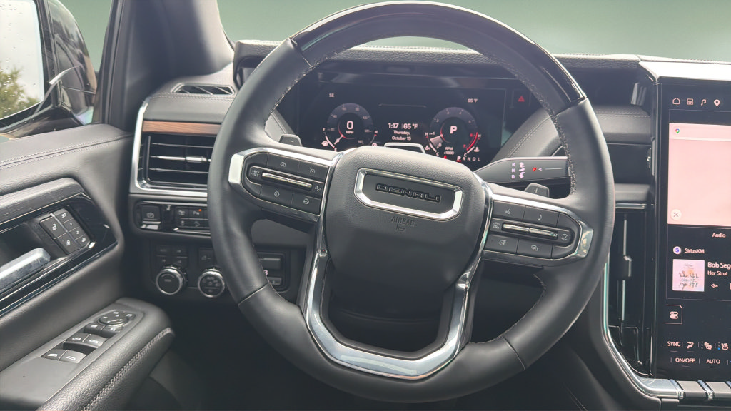 Used 2026 GMC Yukon Denali w/ Advanced Technology Package AWD/4WD image 25