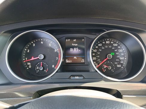 Used 2021 Volkswagen Tiguan SE w/ Panoramic Sunroof Package FWD image 31