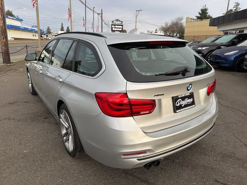 Used 2017 BMW 330i xDrive Wagon image 4