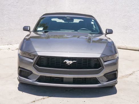 Used 2025 Ford Mustang Convertible RWD image 2