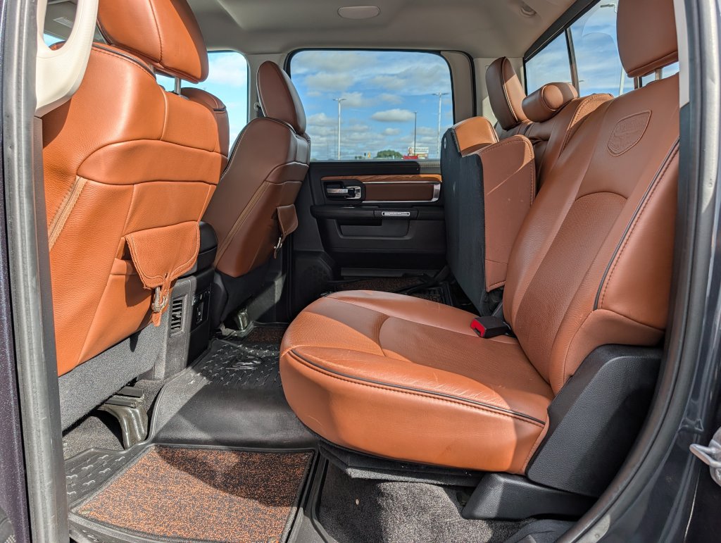 Used 2016 RAM 1500 Laramie Longhorn w/ Convenience Group AWD/4WD image 17