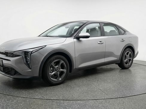 Used 2025 Kia K4 FWD image 3