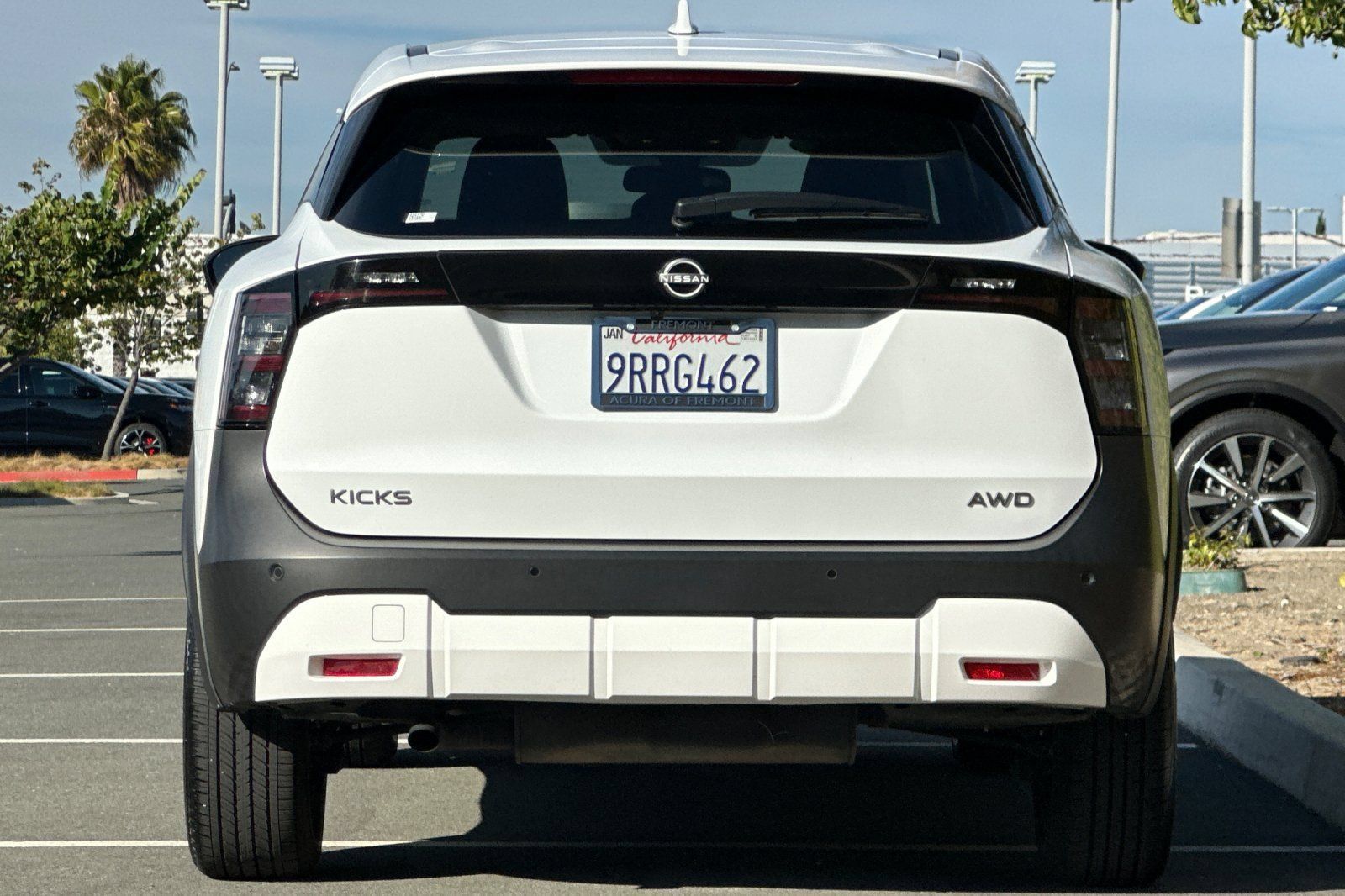 Used 2025 Nissan Kicks SV AWD/4WD image 5