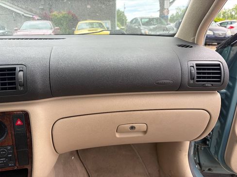 Used 1999 Volkswagen Passat GLS FWD image 15