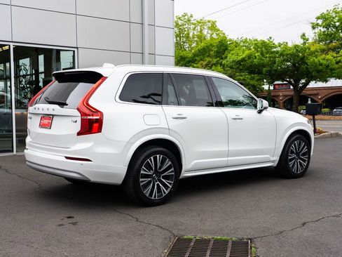 Used 2022 Volvo XC90 T6 Momentum w/ Climate Package AWD/4WD image 6